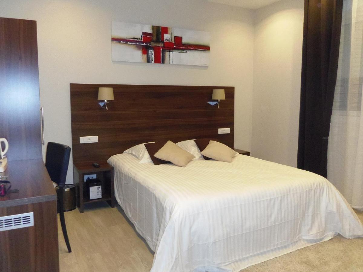 Hotel Le Belvedere Saint-Cyprien  Ngoại thất bức ảnh